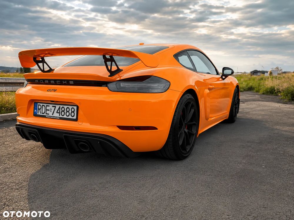 Porsche 718 Cayman GT4 - 4