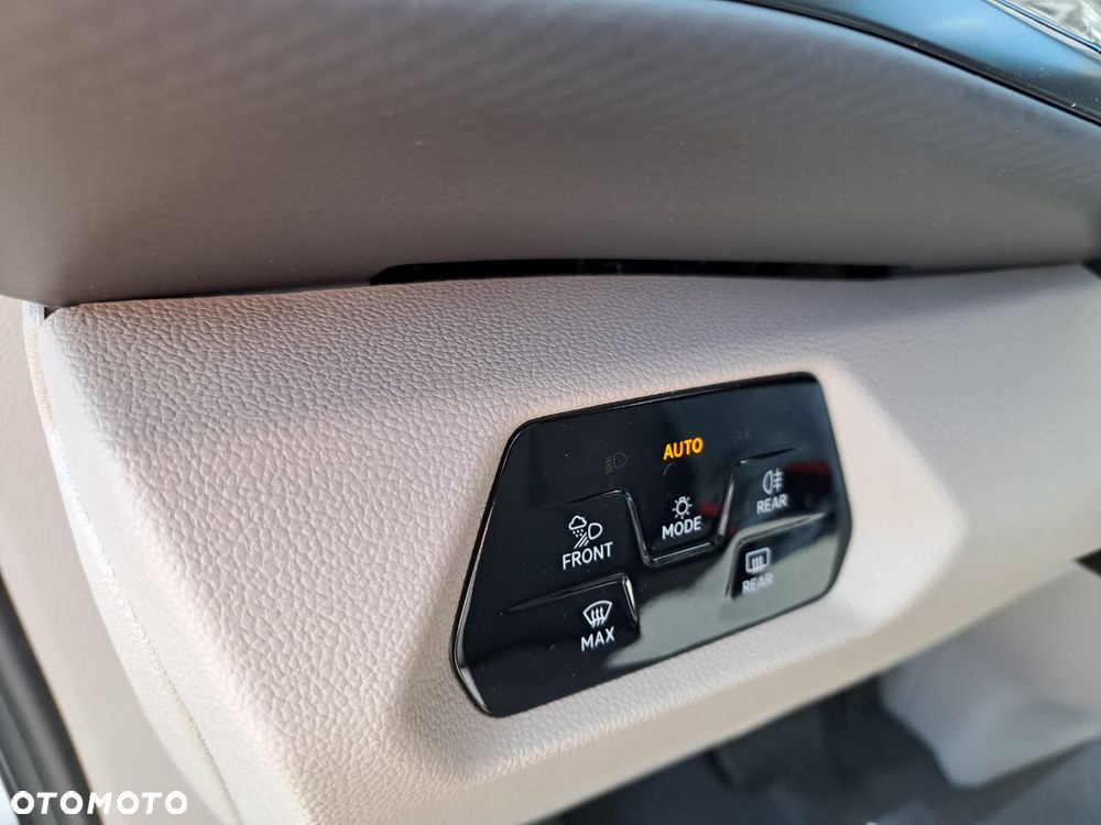 Volkswagen Multivan 2.0 TDI L2 Family DSG - 17
