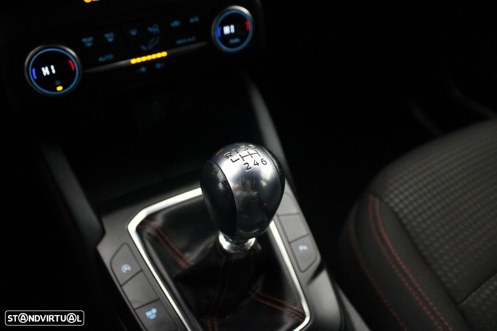 Ford Kuga 1.5 EcoBoost ST-Line - 23