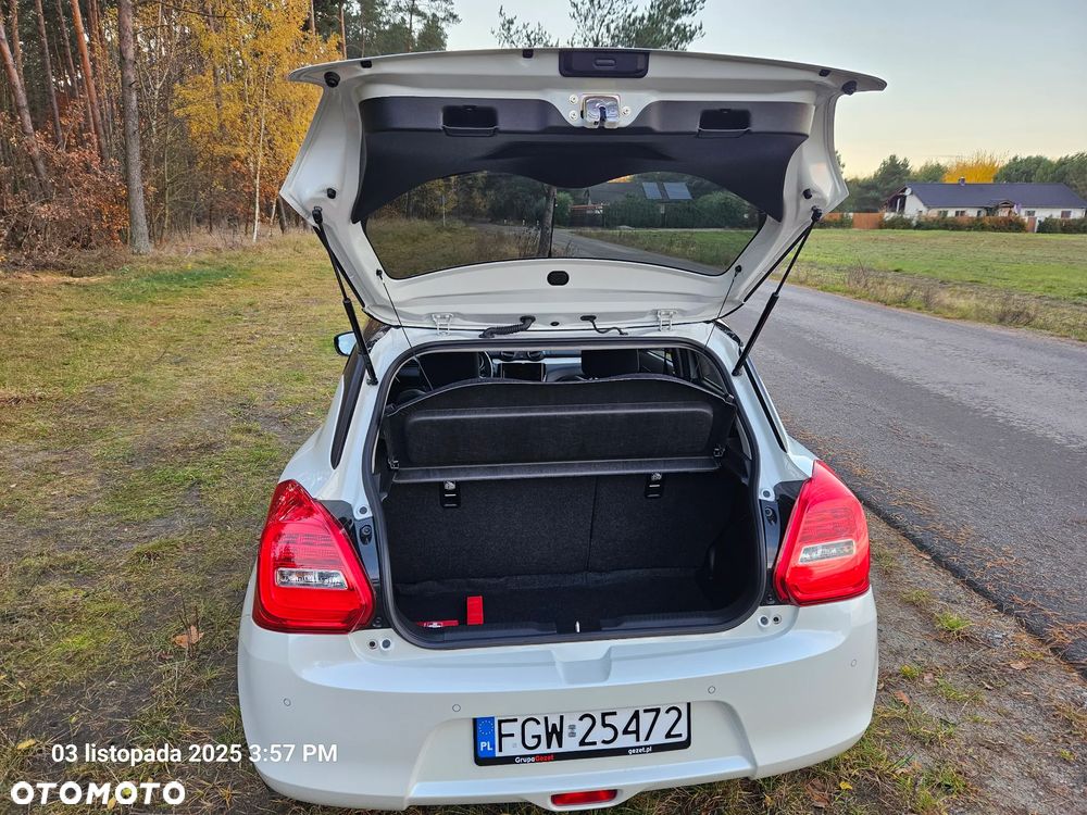 Suzuki Swift 1.2 Dualjet SHVS Premium Plus CVT - 7