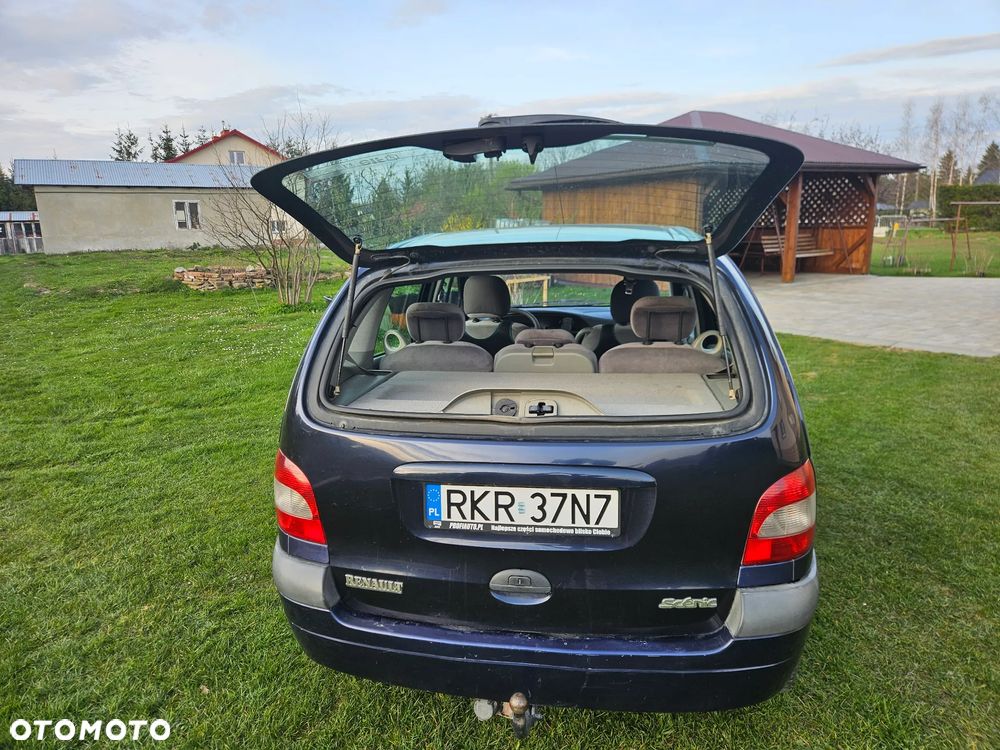 Renault Scenic 1.9 dTi Family - 6