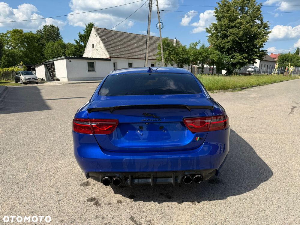 Jaguar XE 2.0 D AWD R-Sport - 9