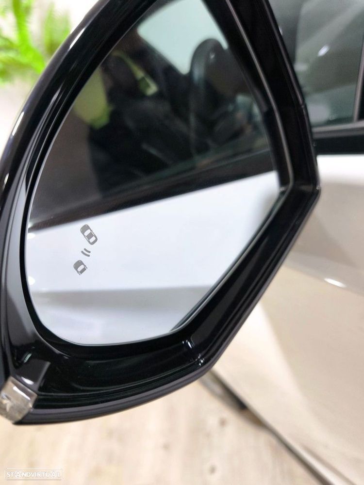 MG MG4 64 kWh Luxury - 34