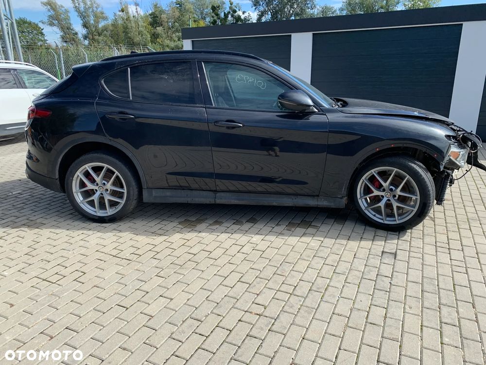 Alfa Romeo Stelvio 2.0 Turbo 16V AT8-Q4 Executive - 13