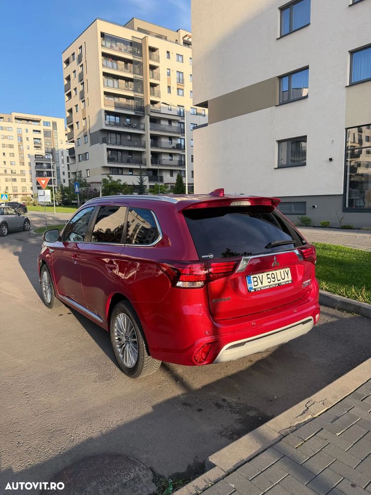 Mitsubishi Outlander PHEV 2.4 L 4X4 Instyle+ - 8