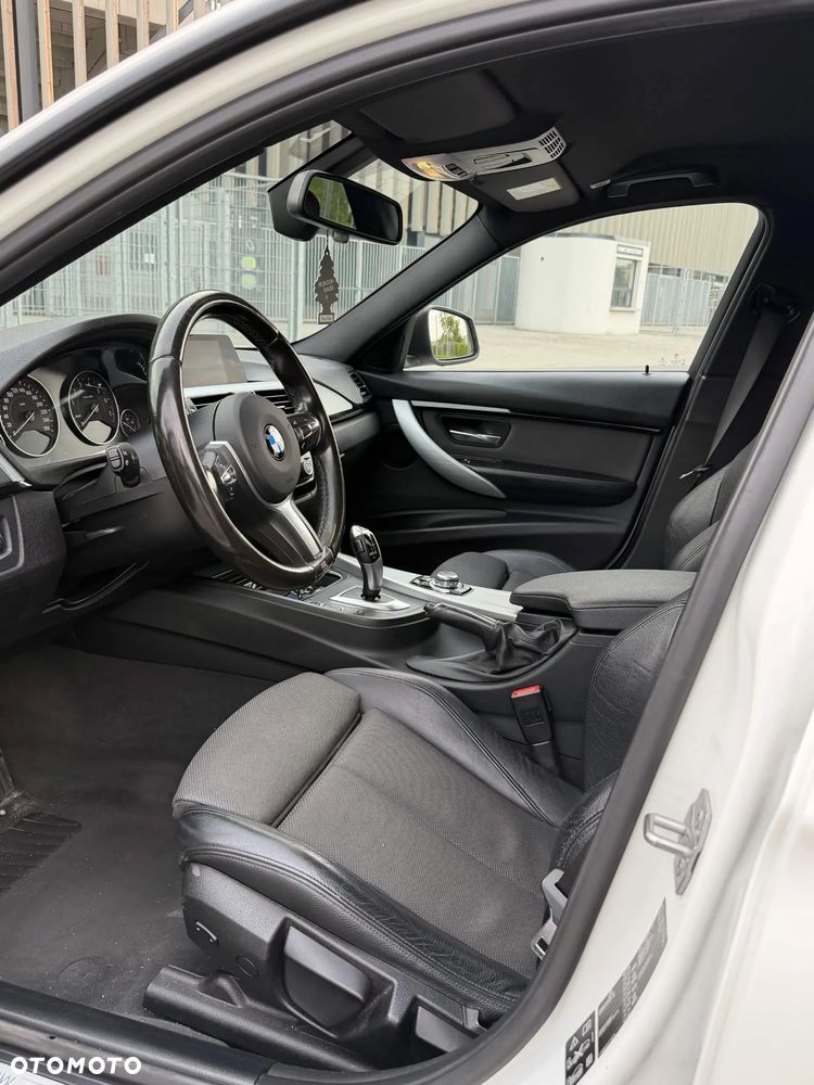BMW Seria 3 330i xDrive Sport Line - 20