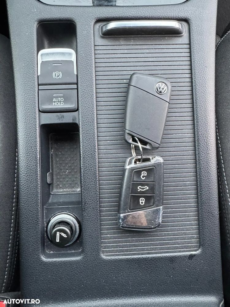 Volkswagen Passat 2.0 TDI SCR DSG Business - 39