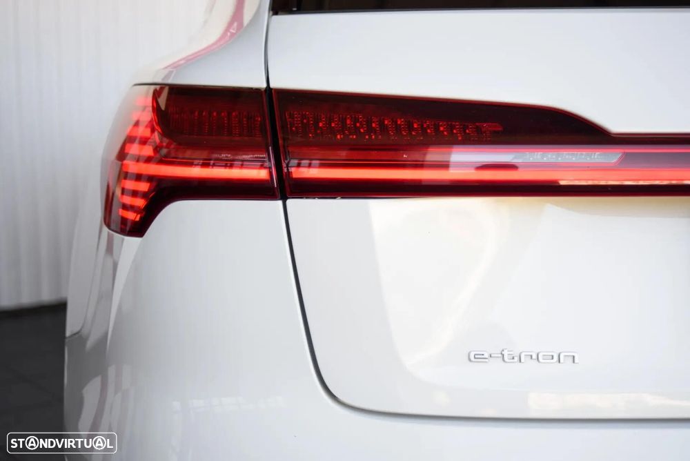 Audi e-tron 55 quattro - 16