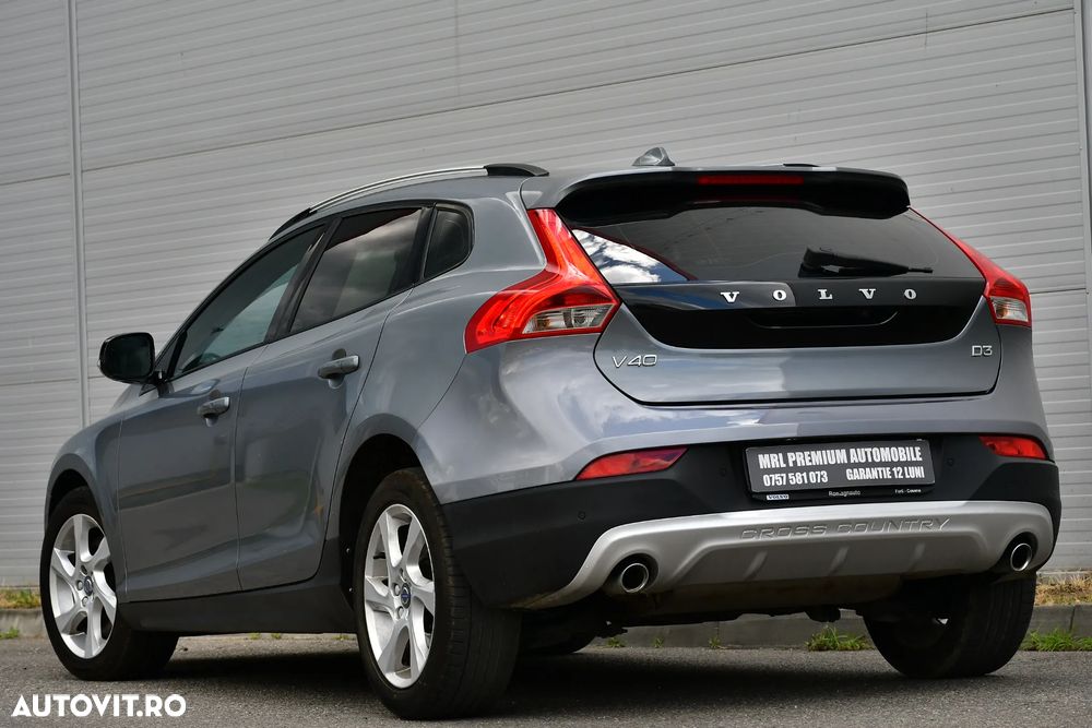 Volvo V40 D3 Geartronic Summum - 4