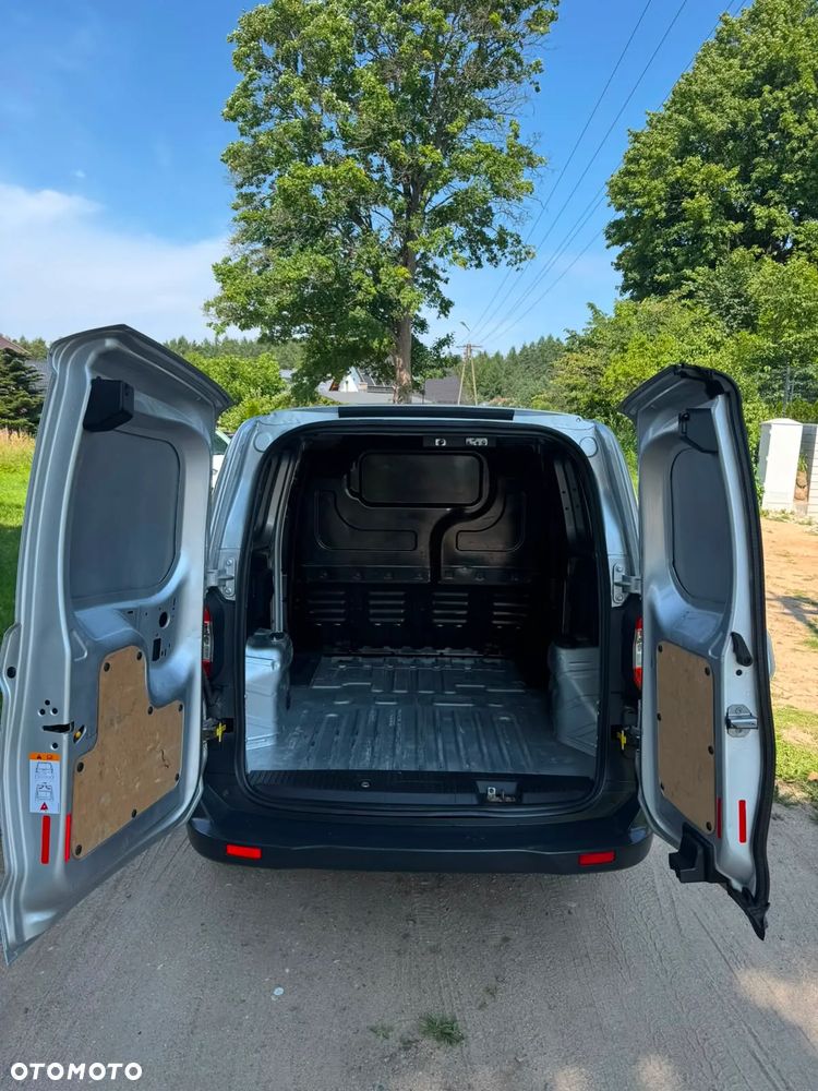 Ford Courier - 4