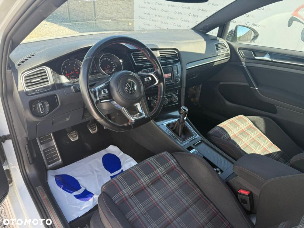 Volkswagen Golf GTI Performance BlueMotion Technology - 11
