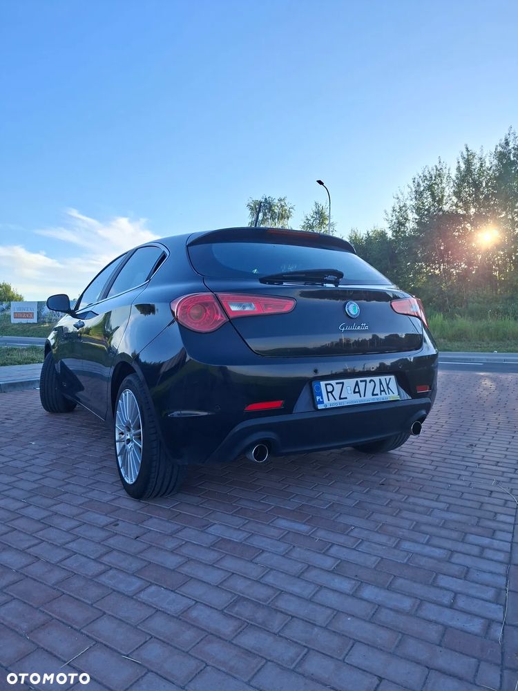 Alfa Romeo Giulietta 2.0 JTDM Distinctive - 2
