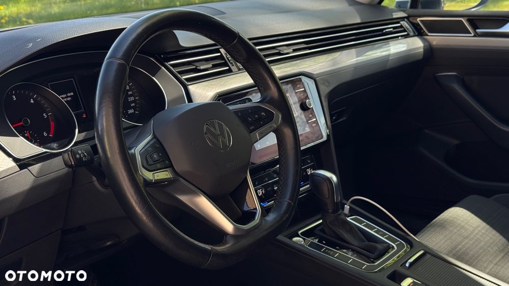 Volkswagen Passat - 17