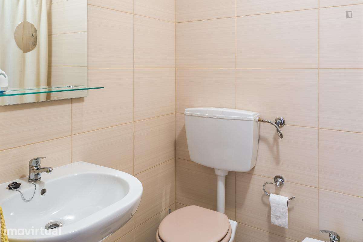 Quarto - localizado em Cedofeita Porto - Grande imagem: 5/15