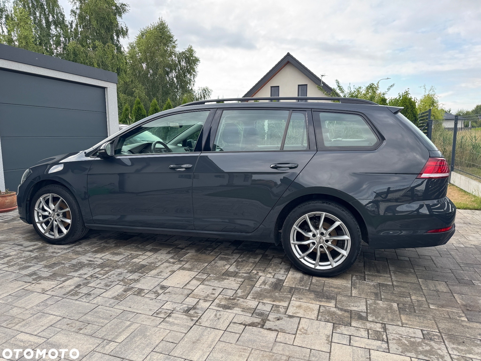 Volkswagen Golf - 12