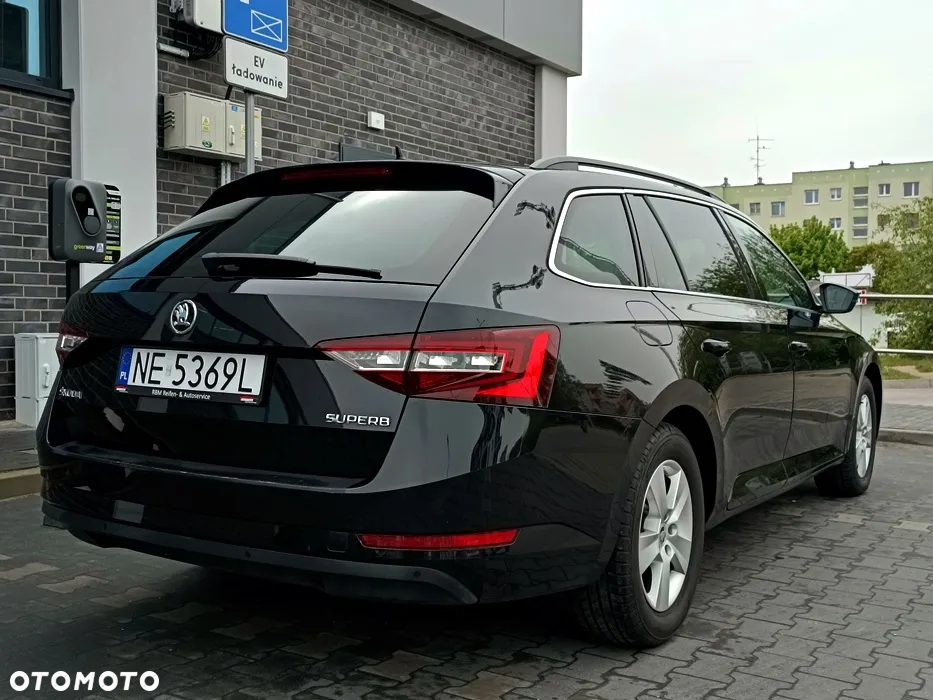 Skoda Superb 2.0 TDI Ambition DSG7 - 5