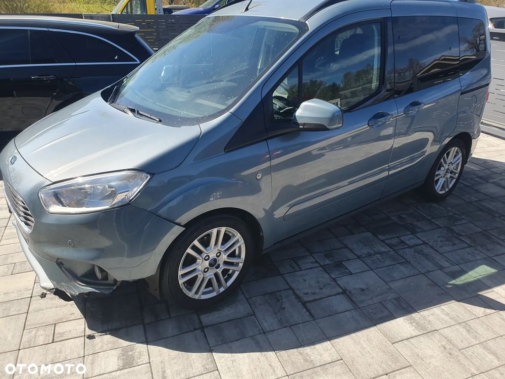 Ford Tourneo Courier 1.0 EcoBoost S&S Titanium - 10