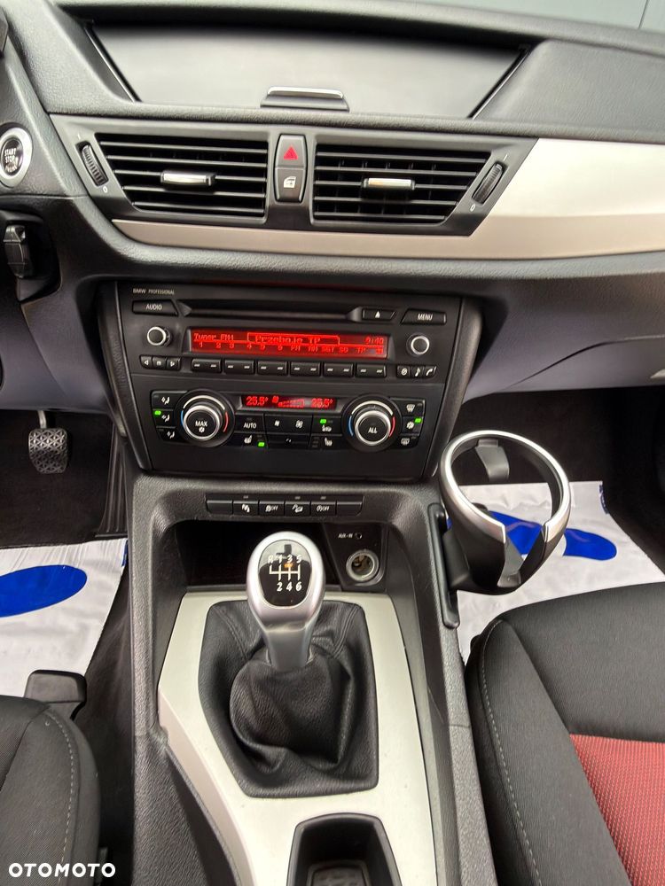 BMW X1 xDrive18d Sport Line - 17