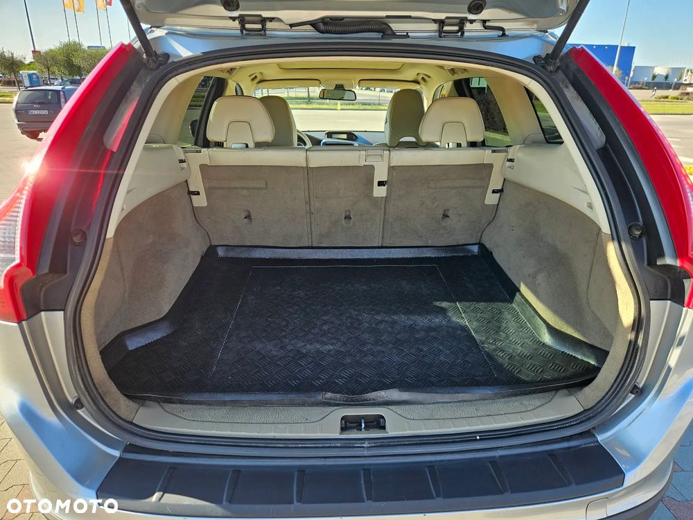 Volvo XC 60 T6 AWD Momentum - 11
