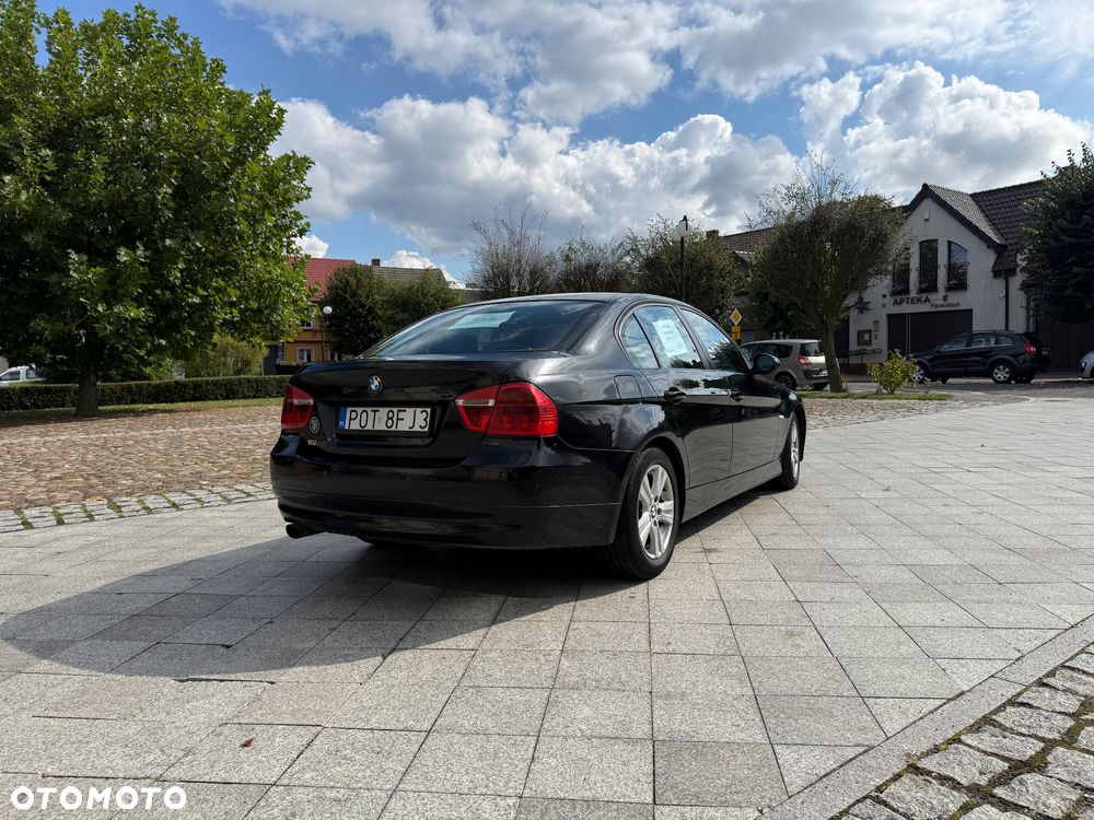 BMW Seria 3 318i - 9