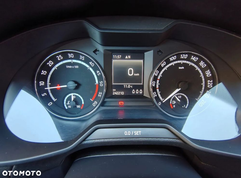 Skoda Octavia Combi 2.0 TDI RS - 6