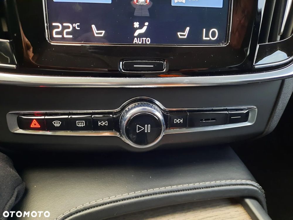 Volvo V90 Cross Country B5 B AWD Ultimate - 38