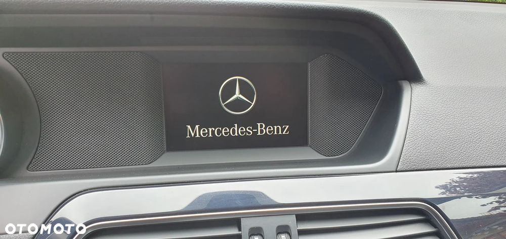 Mercedes-Benz Klasa C 180 BlueEFFICIENCY Elegance - 17