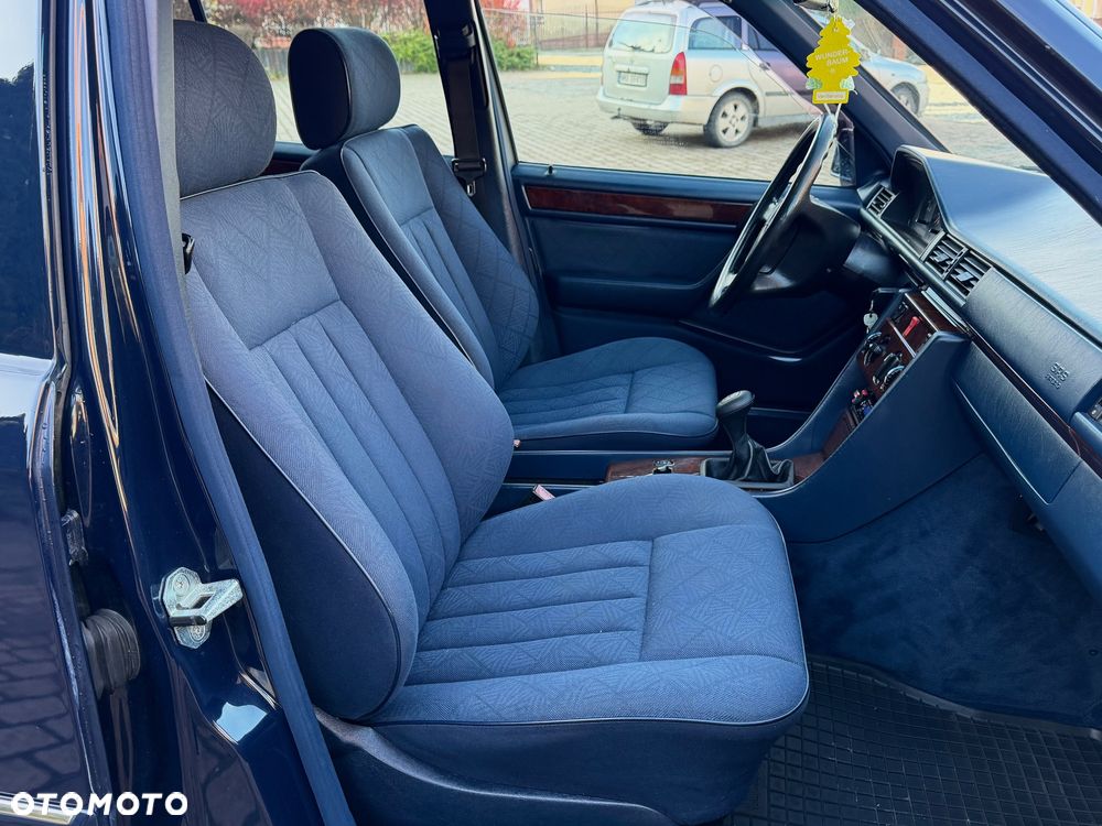 Mercedes-Benz W124 (1984-1993) - 13