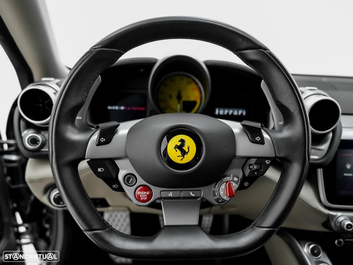 Ferrari GTC4 Lusso - 34