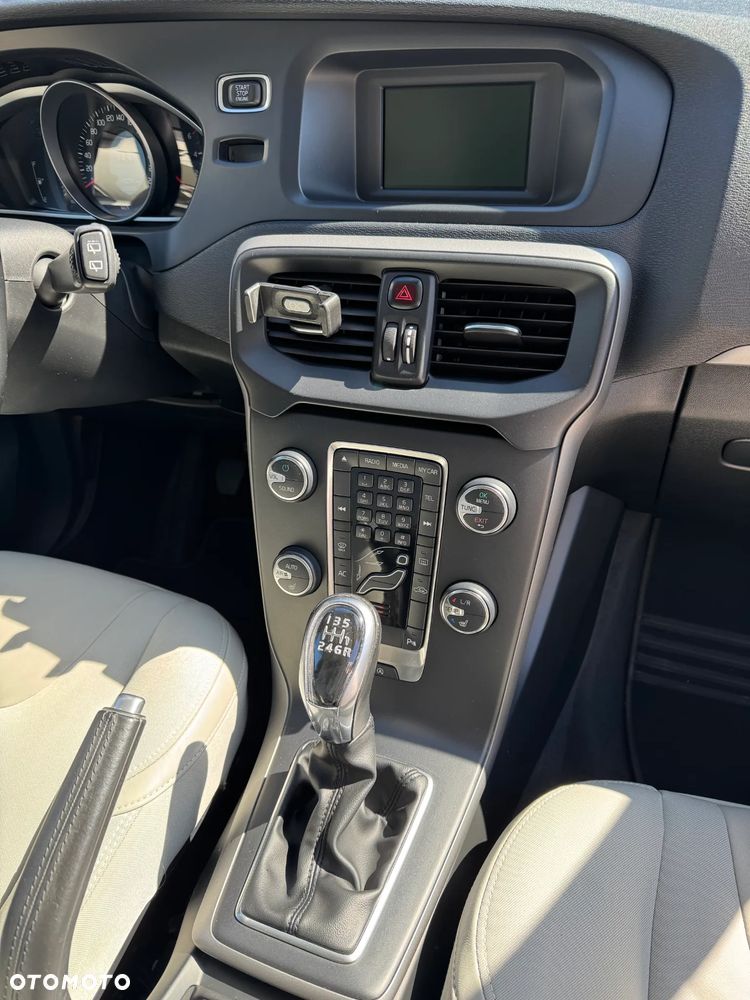 Volvo V40 D3 Kinetic - 17