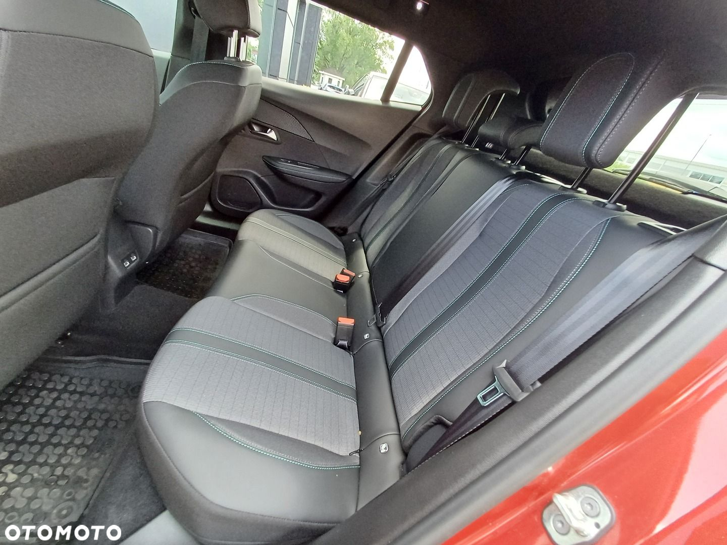 Peugeot 2008 1.2 PureTech Allure Pack S&S EAT8 - 30