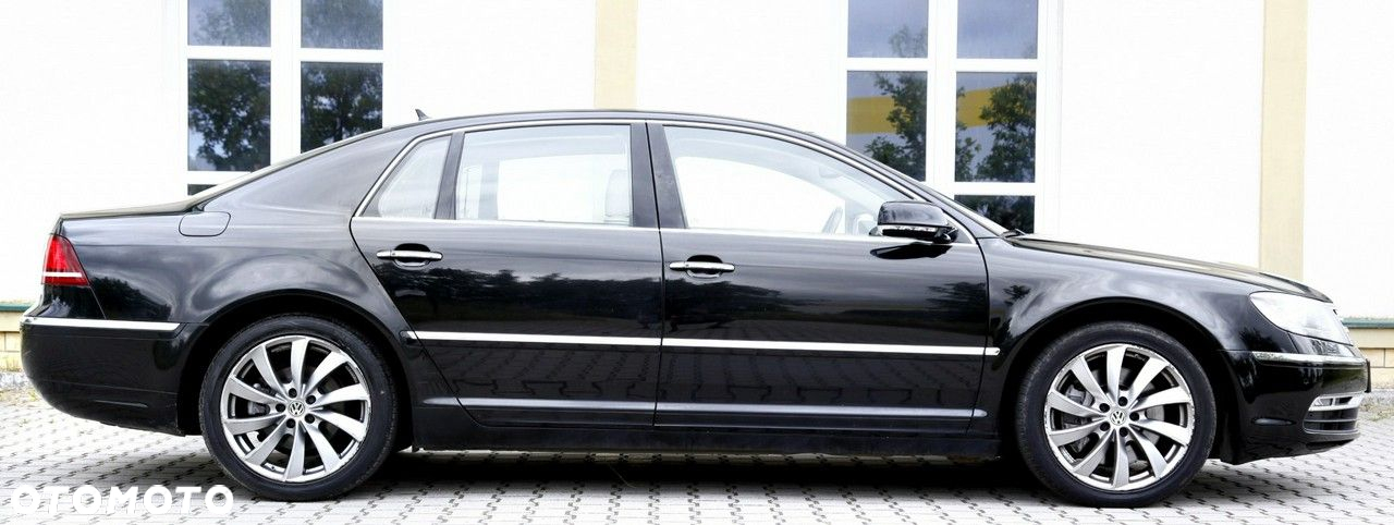 Volkswagen Phaeton - 25