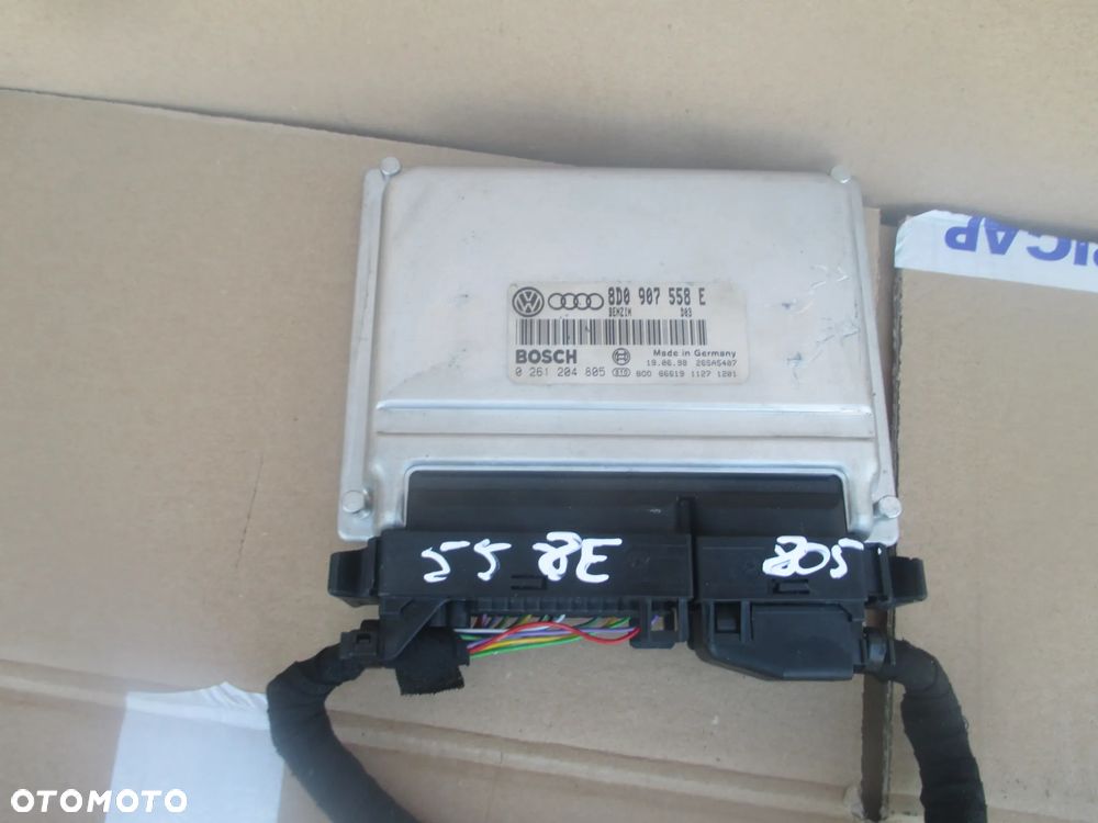 sterownik komputer Audi Passat 1.8 0261204805 8D0907558E - 1