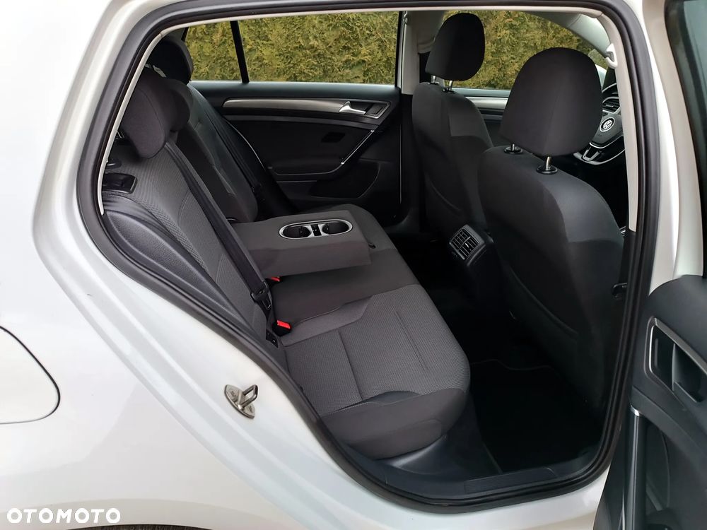 Volkswagen Golf 1.2 TSI BMT Trendline Perfectline - 17