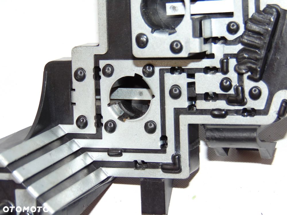 Wkład lampy prawej tylny tył prawy oprawka prawa Peugeot 307 FL lift HB hatchback 05-08r - 9