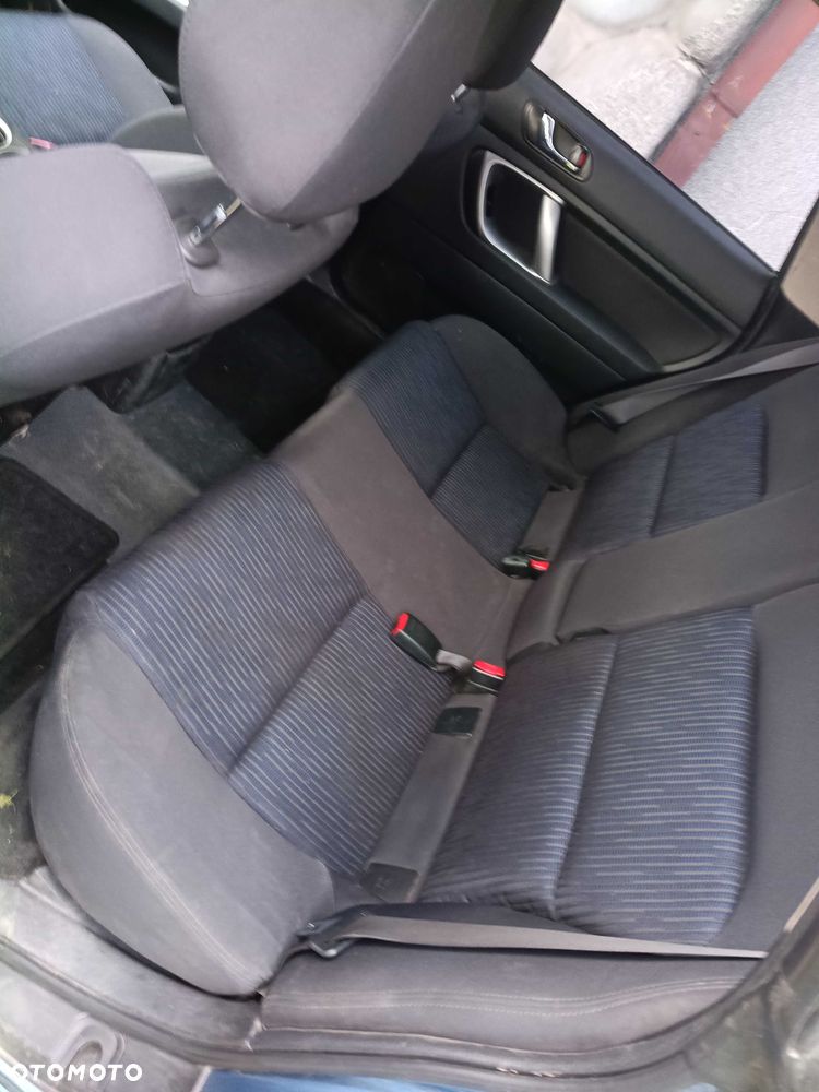 Subaru Legacy - 8