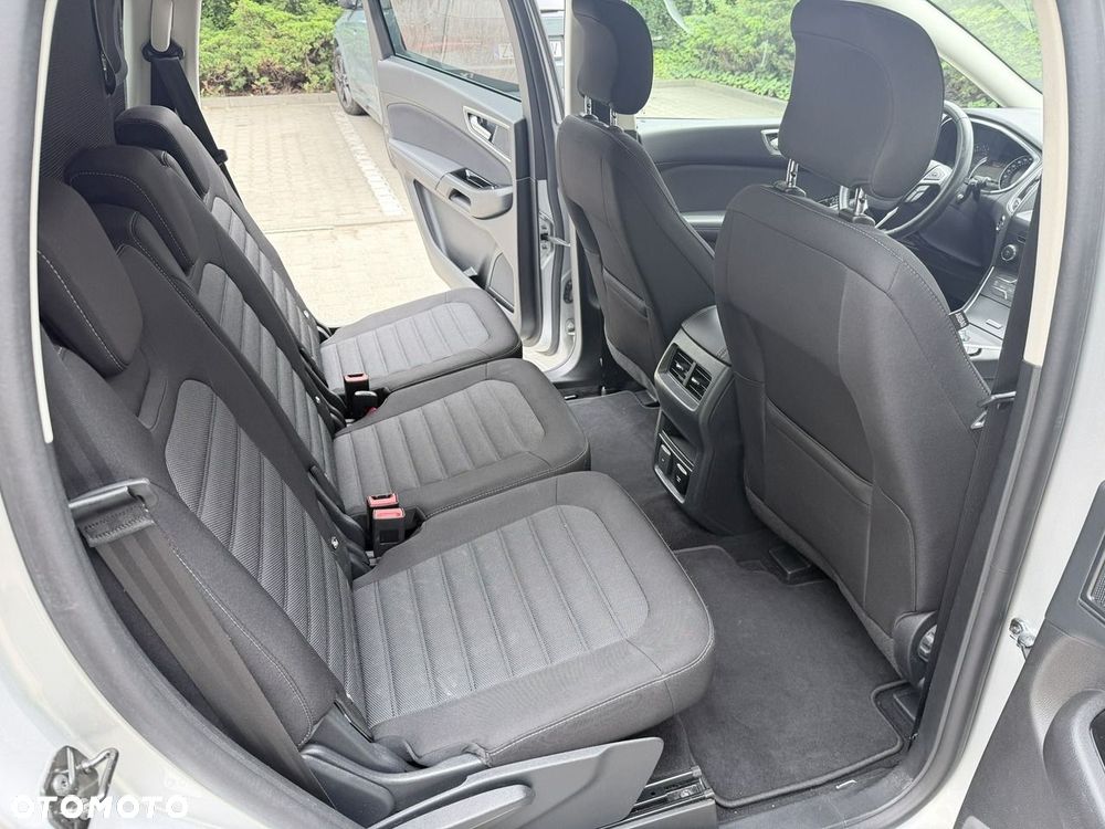 Ford S-Max - 26