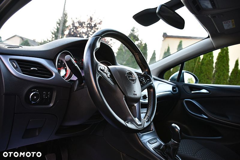Opel Astra 1.4 Turbo Innovation - 11