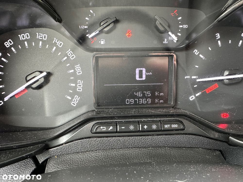 Toyota Proace City 1.5 D-4D 130KM 2,4t Active Long 130KM - 25