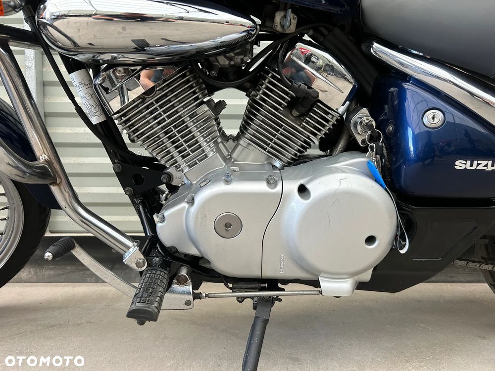 Suzuki Intruder - 5