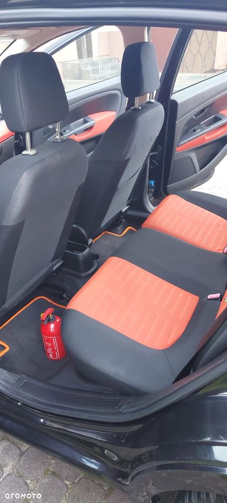 Fiat Grande Punto - 8