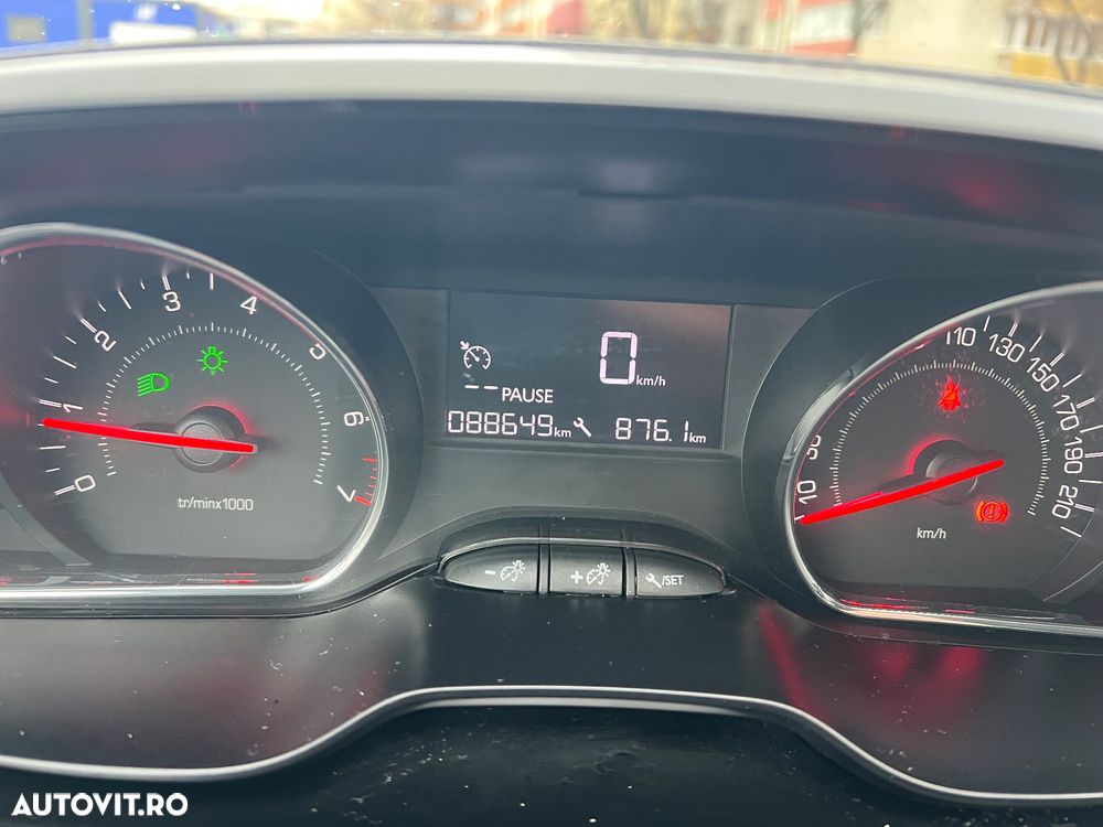 Peugeot 208 95 VTI Active - 13