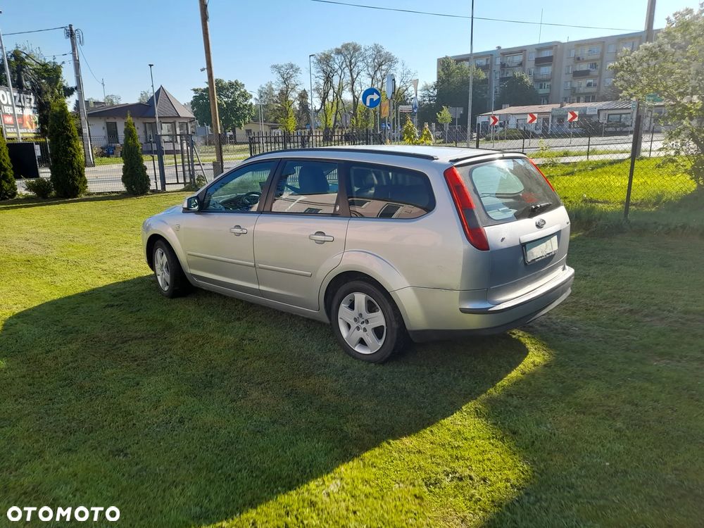 Ford Focus 1.6 TDCi DPF Ghia - 5
