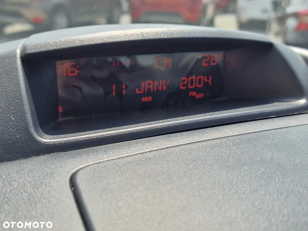 Peugeot Partner 98 VTi Family - 18