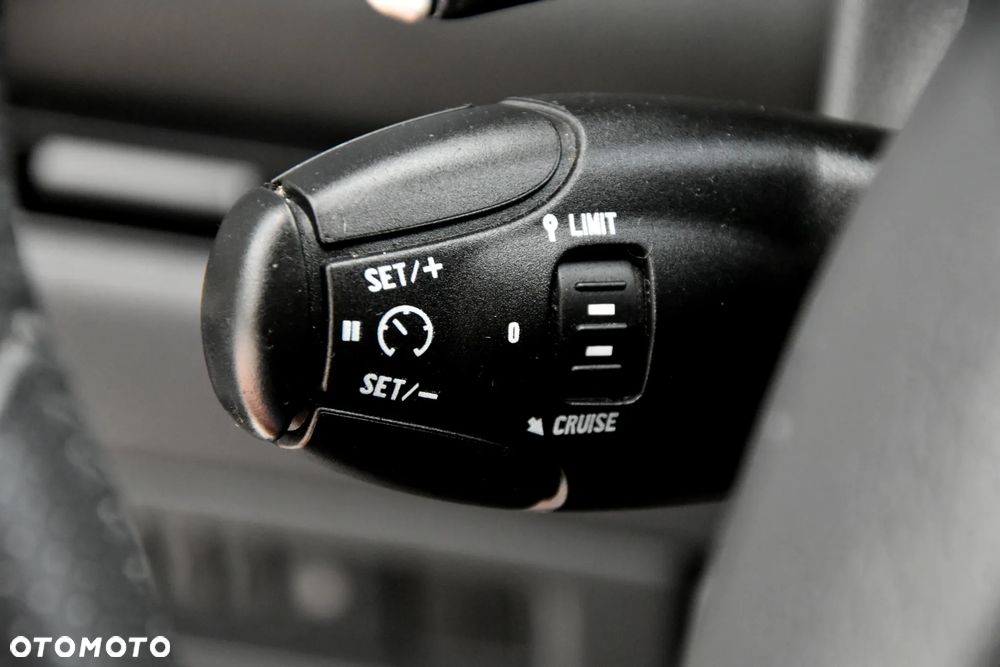 Peugeot 3008 HDi FAP 110 EGS6 Premium - 32