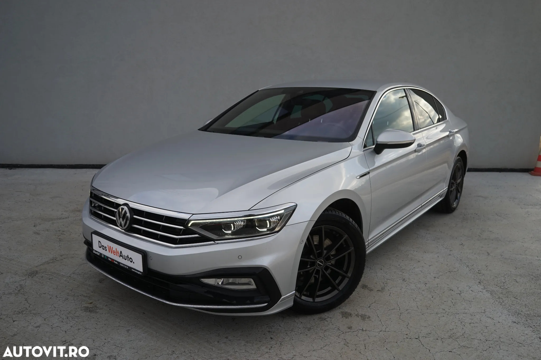 Volkswagen Passat - 2
