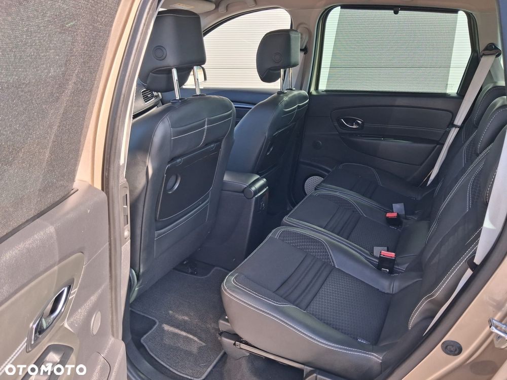 Renault Grand Scenic ENERGY TCe 130 BOSE EDITION - 17
