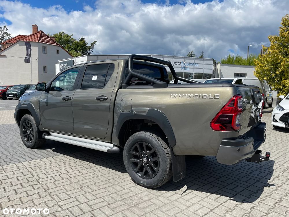 Toyota Hilux 2.8 D-4D Double Cab Invincible 4x4 - 12