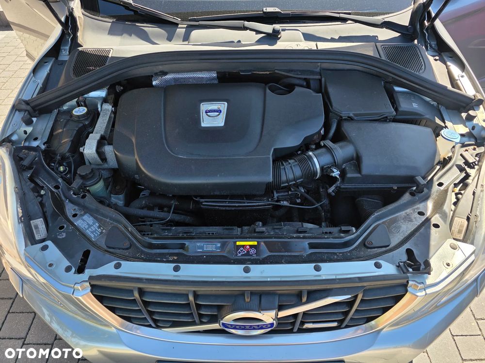 Volvo XC 60 D5 AWD Geartronic Summum - 8