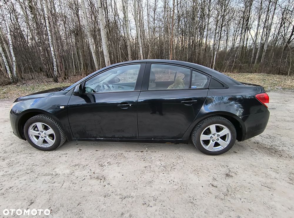 Chevrolet Cruze 1.8 LS - 26